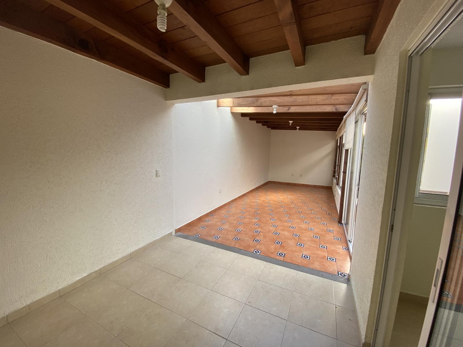 House in a Condominium Complex - El Castaño
