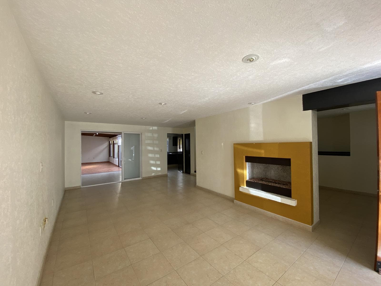 House in a Condominium Complex - El Castaño