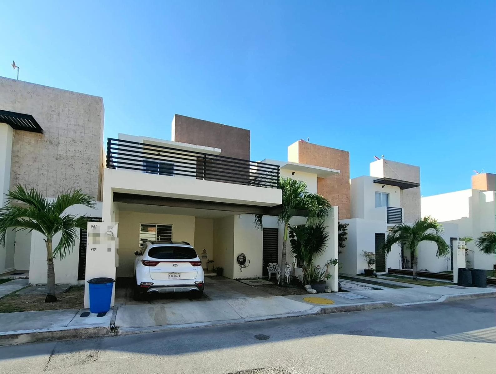 Three-bedroom house for sale in Playa del Carmen