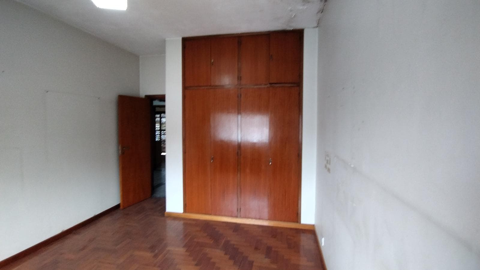 FOR SALE: 3-Bedroom Penthouse with Private Terrace in Villa Lugano