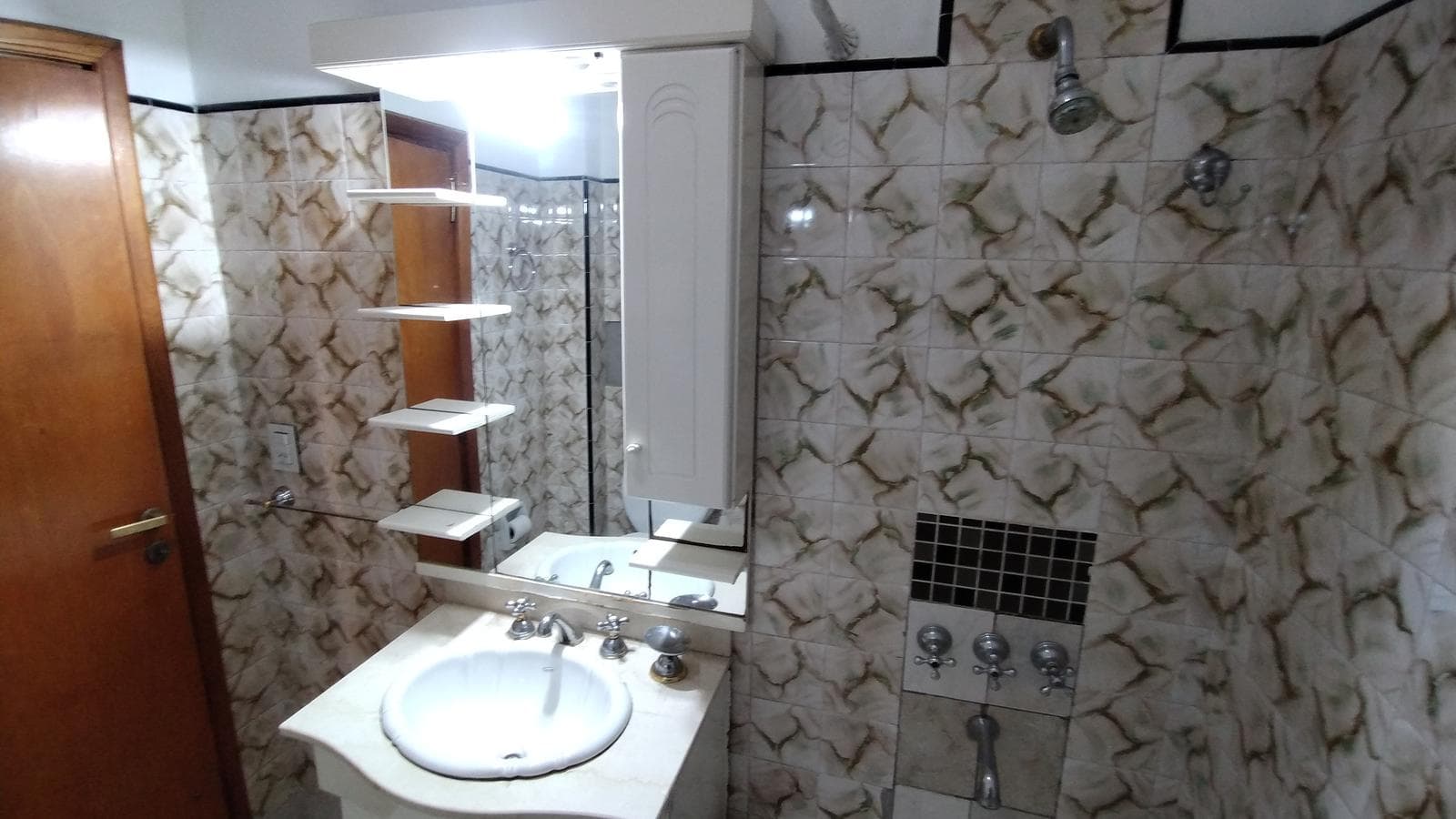 FOR SALE: 3-Bedroom Penthouse with Private Terrace in Villa Lugano