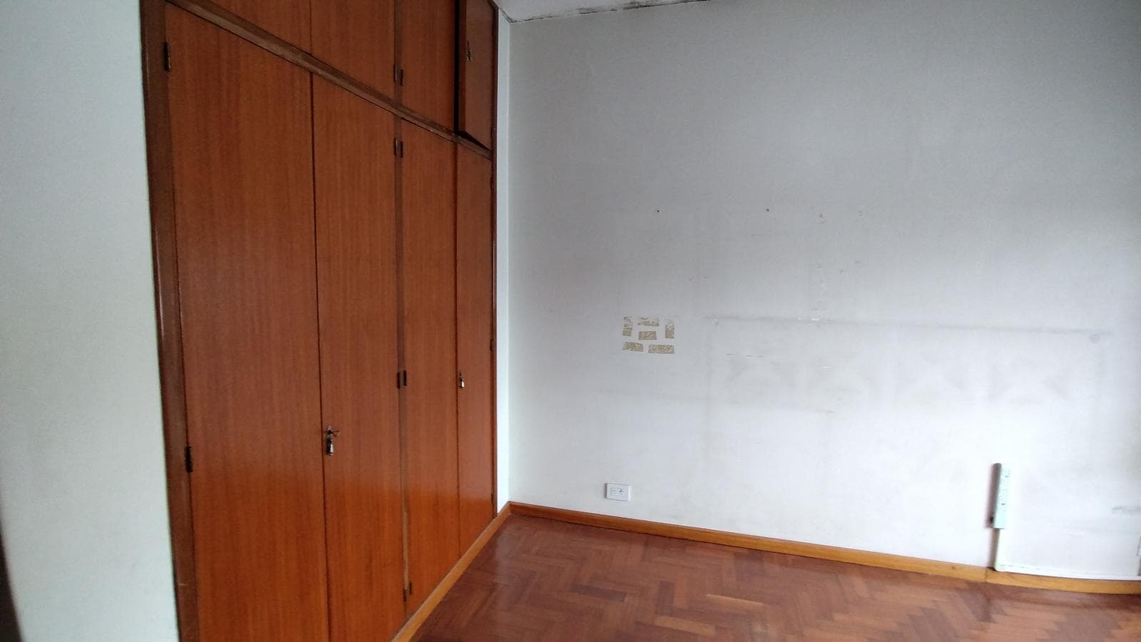 FOR SALE: 3-Bedroom Penthouse with Private Terrace in Villa Lugano