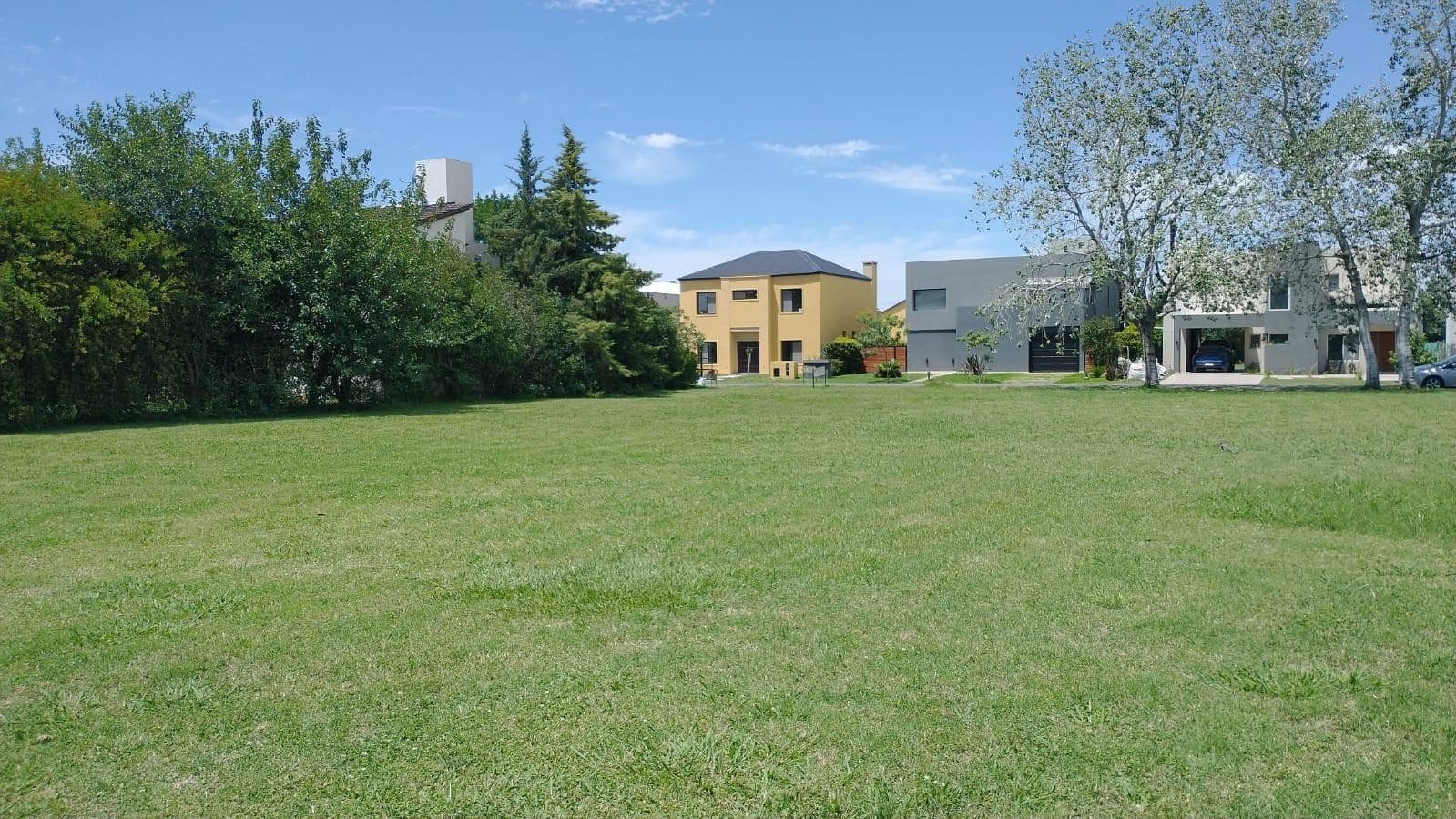 Lot for sale in the Campos de Esther gated community