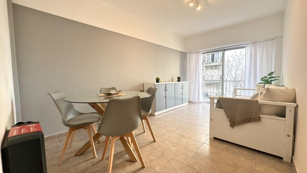 2-room apartment with a balcony facing the street