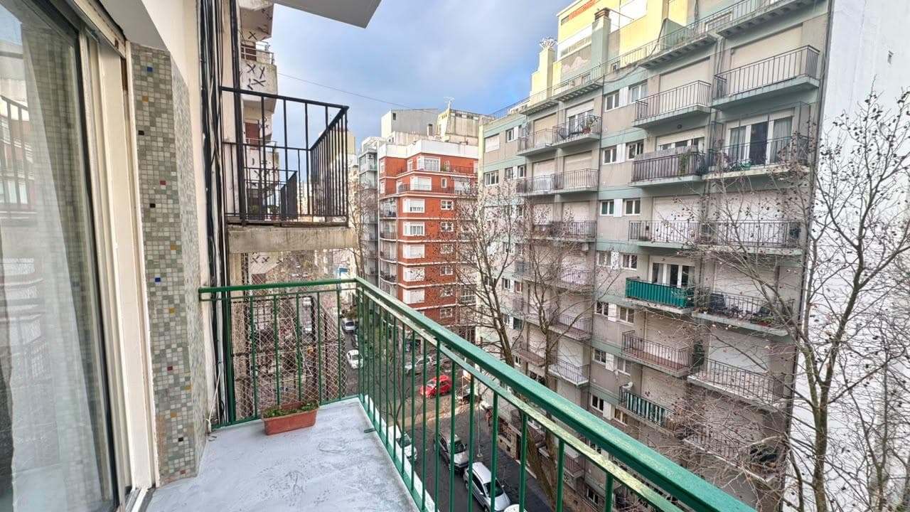 2-room apartment with a balcony facing the street