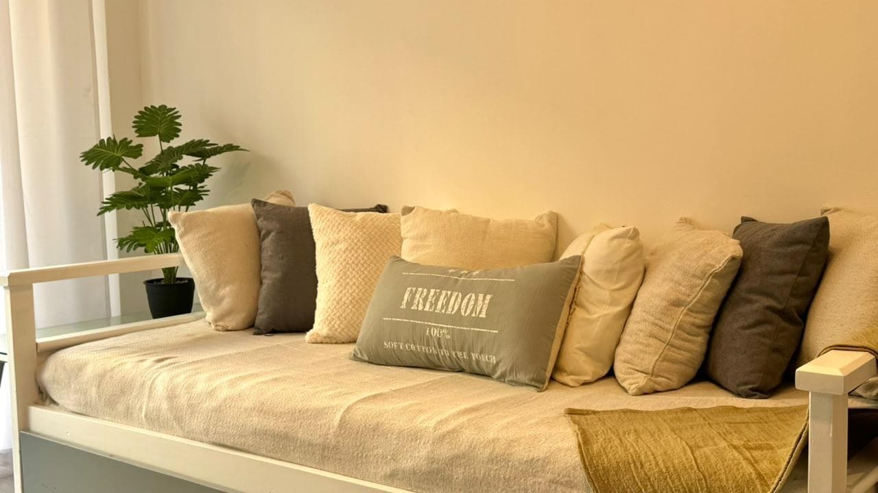 2-room apartment with a balcony facing the street