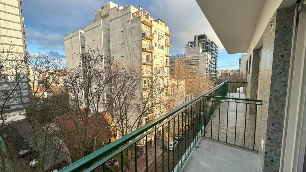 2-room apartment with a balcony facing the street