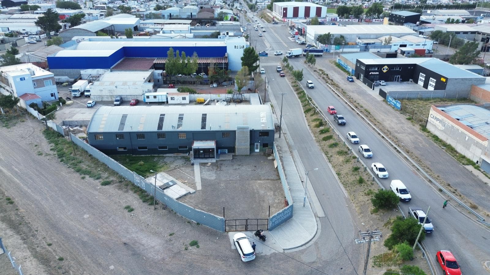 Galpón Comercial en Alquiler