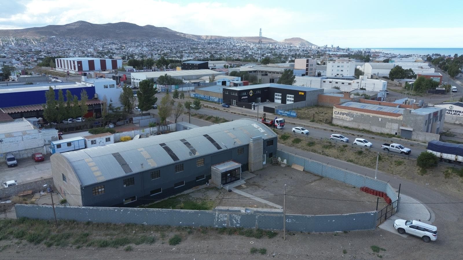 Galpón Comercial en Alquiler