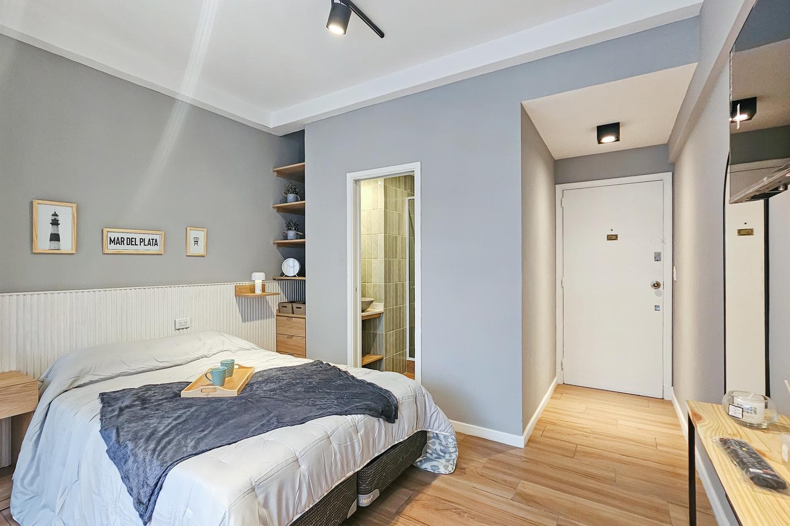 For Sale - Apartment - Plaza Colón - Renovated - Balcony