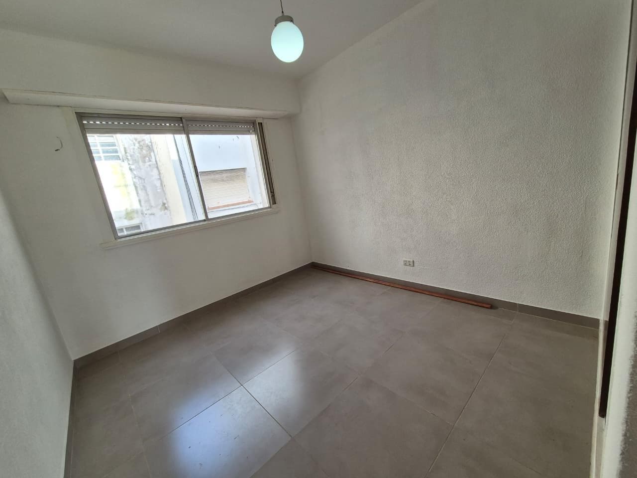 2-Room Apartment for Sale in Mar del Plata, Facing the Street, Completely Renovated to Look Brand New