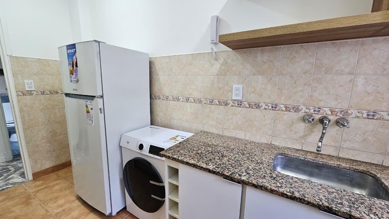 1-Room Apartment for Sale in Mar del Plata: Rear-Facing, Fully Renovated to Look Like New