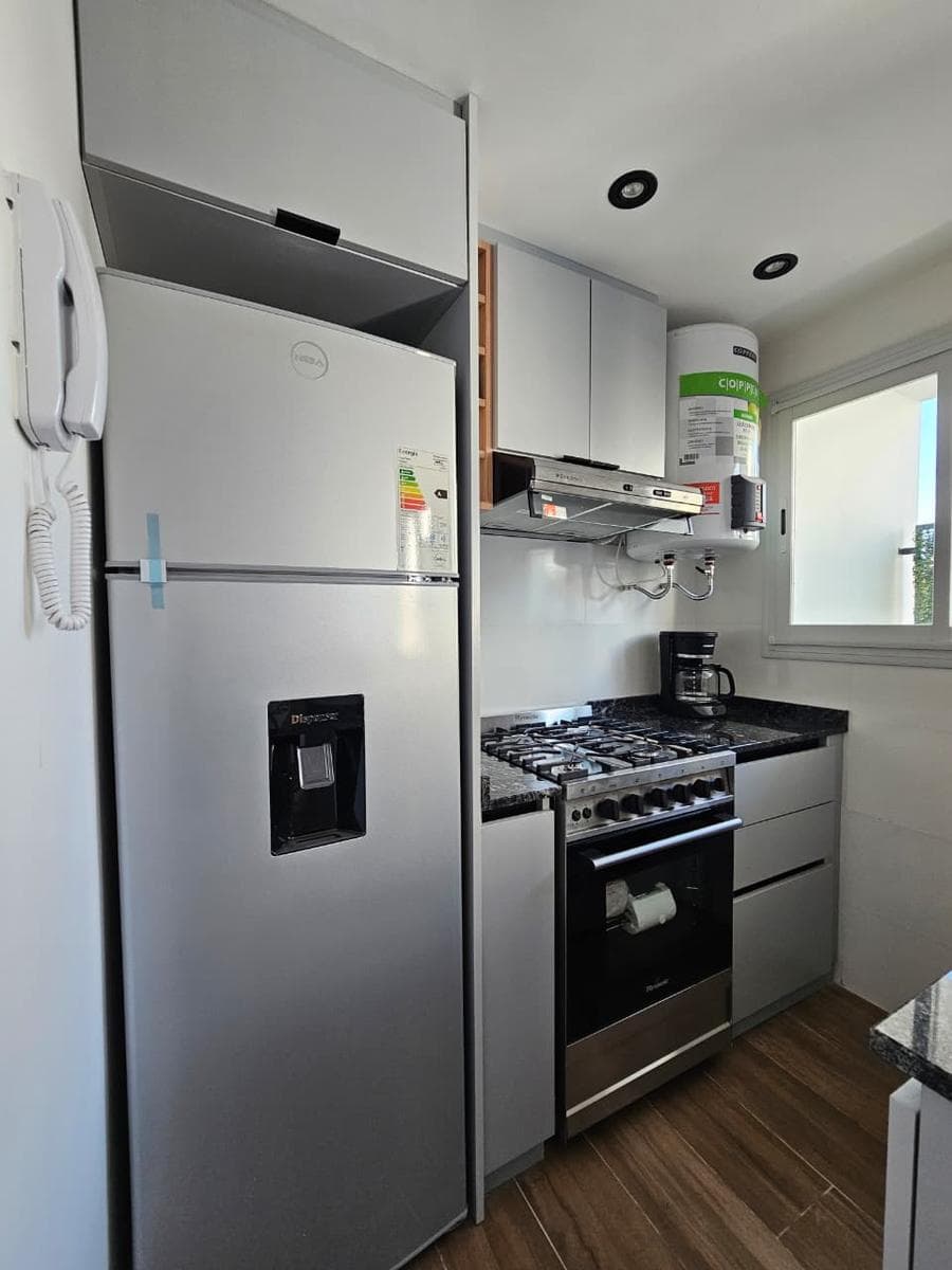 2-Room Apartment for Sale in Mar del Plata, Facing the Street, with a Balcony That Has Been Renovated to Look Like New