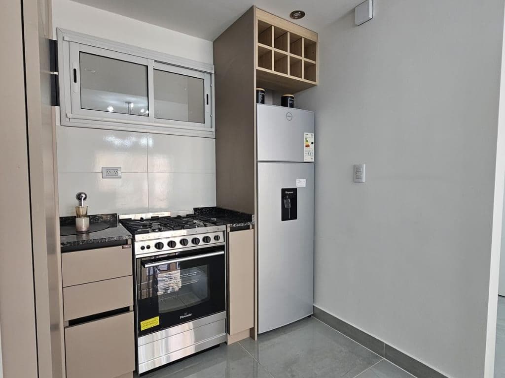 3-Room Apartment for Sale in Mar del Plata, Facing the Street, with a Balcony—Renovated to Look Like New