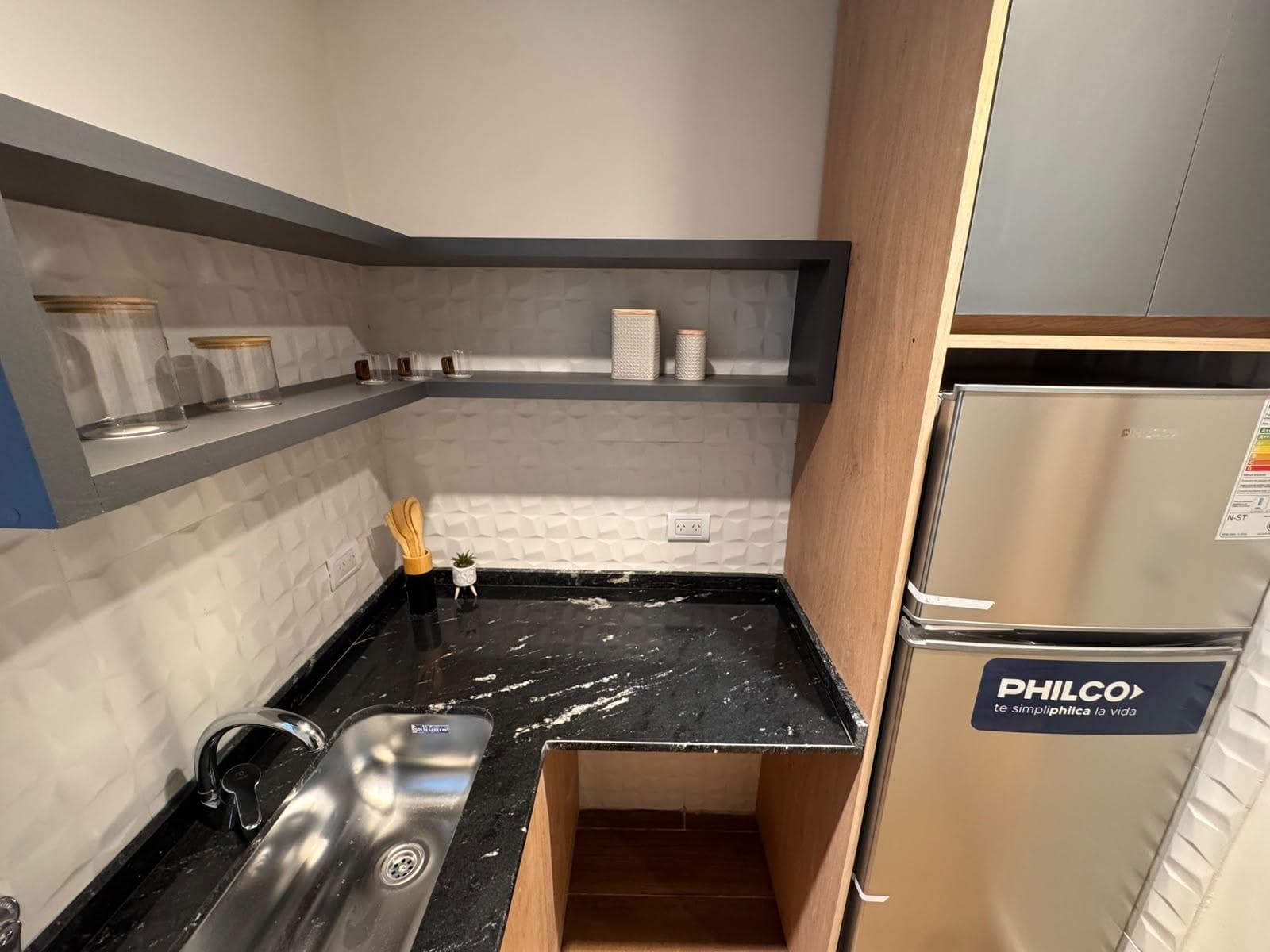 1-Room Apartment for Sale in Mar del Plata: Rear-Facing, Fully Renovated to Look Like New