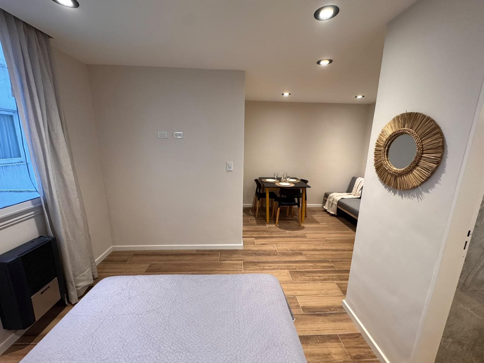 1-Room Apartment for Sale in Mar del Plata: Rear-Facing, Fully Renovated to Look Like New
