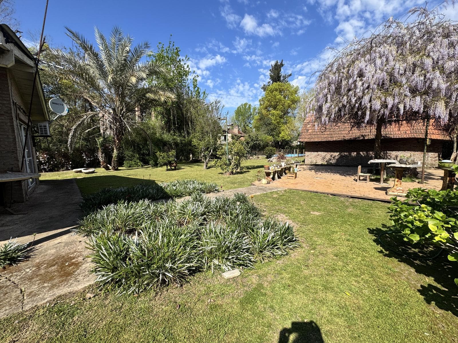 Exclusive lot in the Acacias Blancas neighborhood of Maschwitz, with two access points and subdivided.