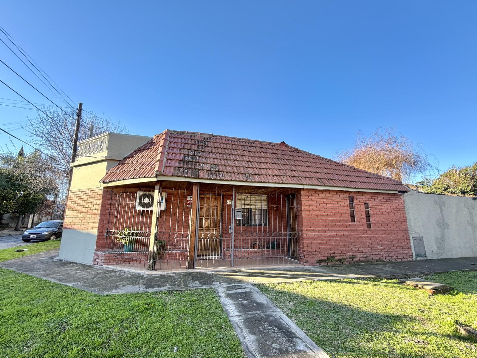 Casa en venta 4 ambientes Castelar sur