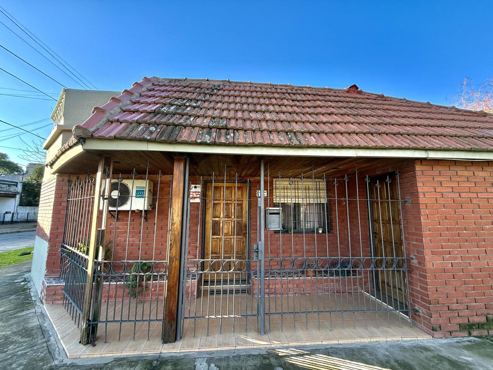 Casa en venta 4 ambientes Castelar sur