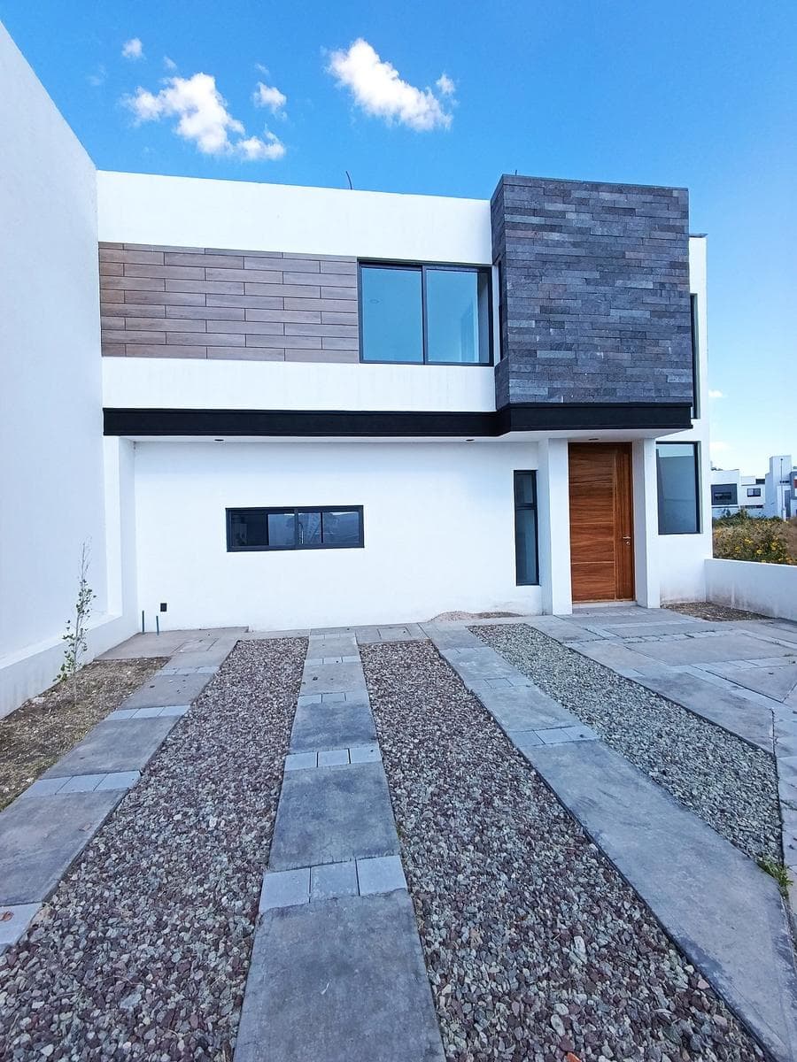 House for Sale in Preserve Juriquilla, 3 Bedrooms with Bathrooms, Garden