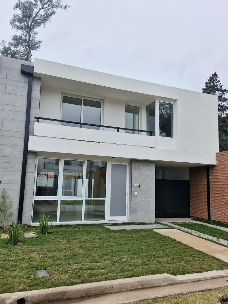 3-Bedroom, 3-Bathroom Duplex in Las Veras, Near Valle Escondido