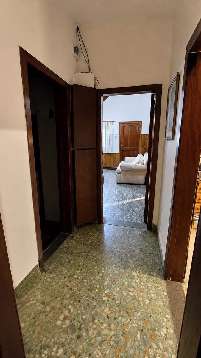 4-ROOM HOUSE WITH GARDEN, IN NEED OF RENOVATION OR MODERNIZATION, FOR SALE. OLIVOS