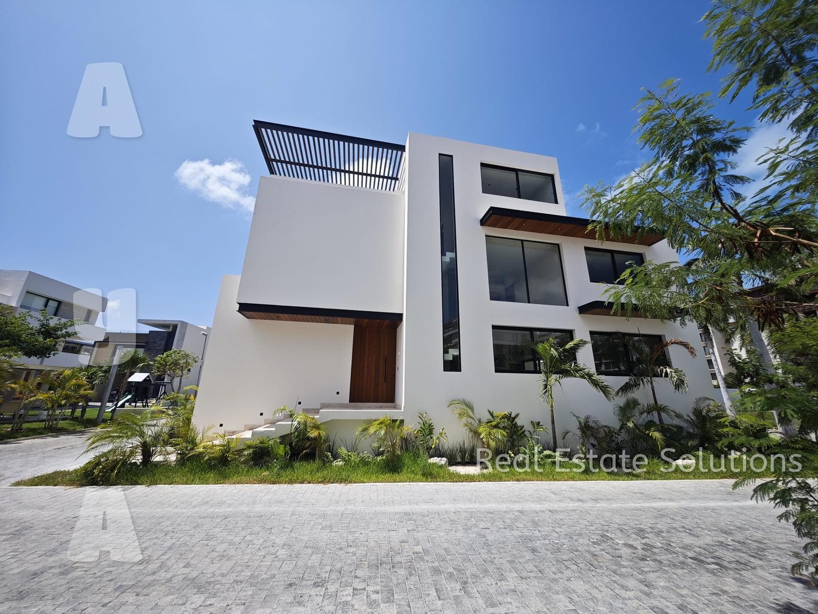 House for Sale, BRAND-NEW, 5 Bedrooms, Elevator, 4 Levels, Rooftop, La Marina, Puerto Cancún