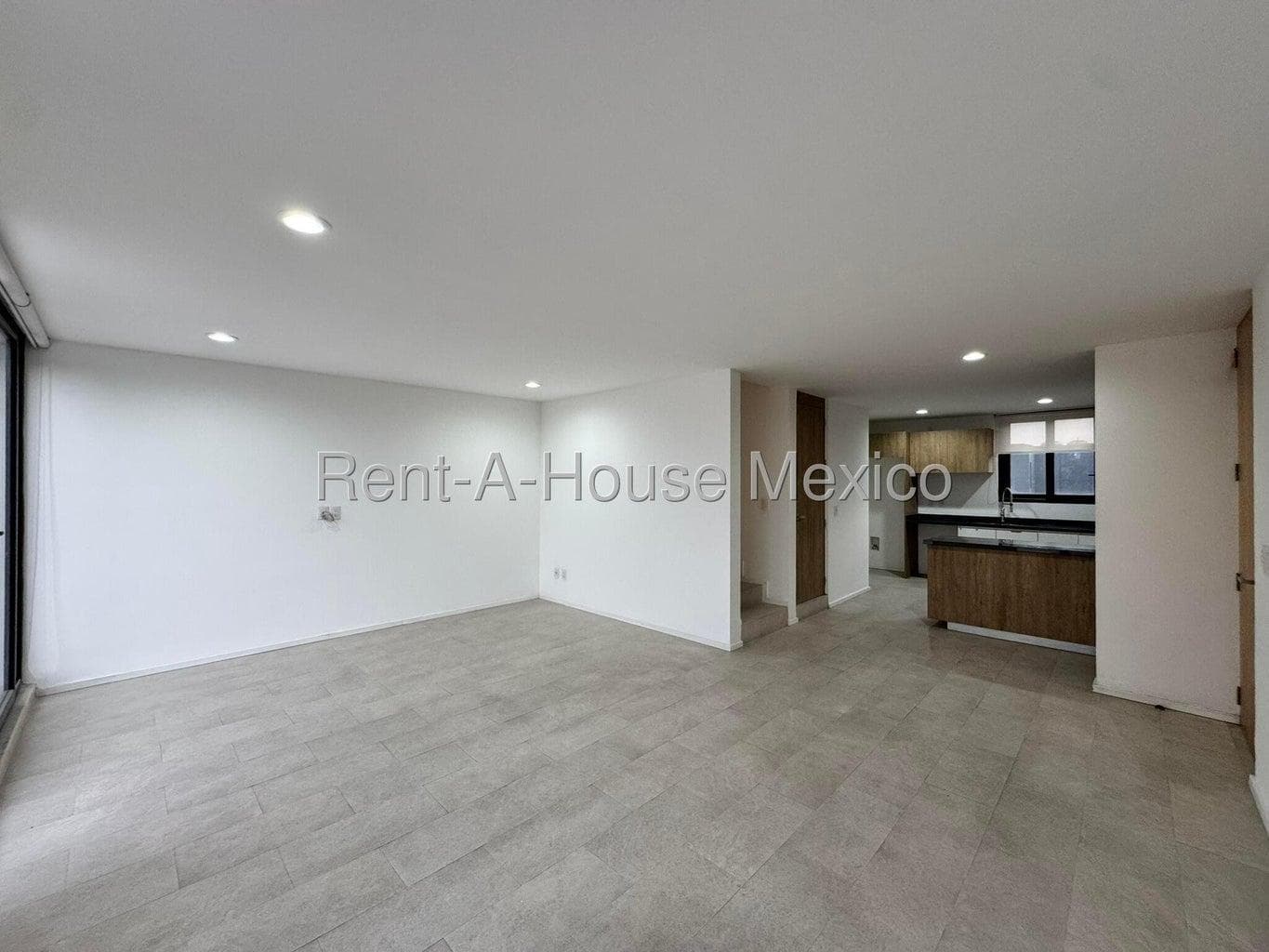 Duplex-style apartment for rent with a private terrace. La Sierra Residencial, El Refugio, Querétaro.