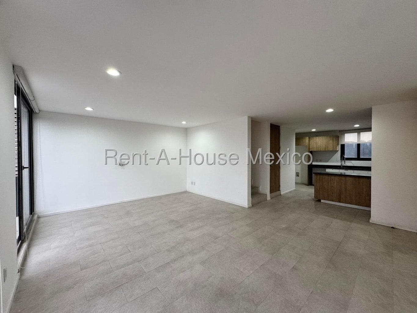 Duplex-style apartment for rent with a private terrace. La Sierra Residencial, El Refugio, Querétaro.