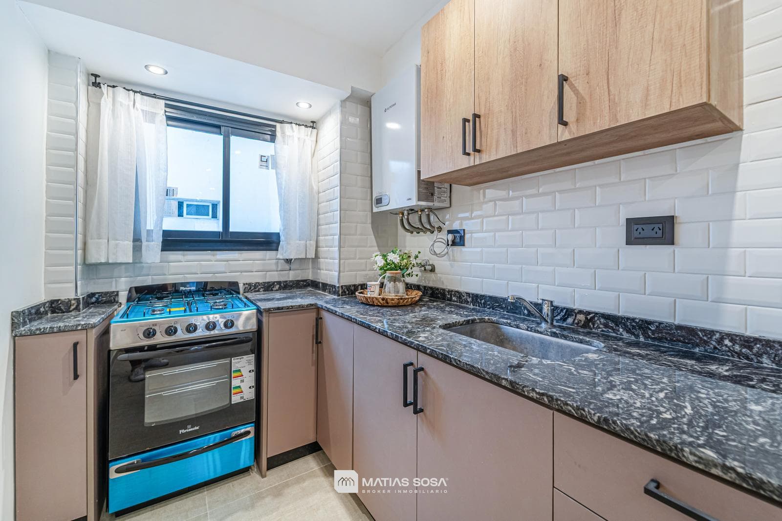 For Sale - 3-room apartment - On the main street - Renovated - Plaza Colón