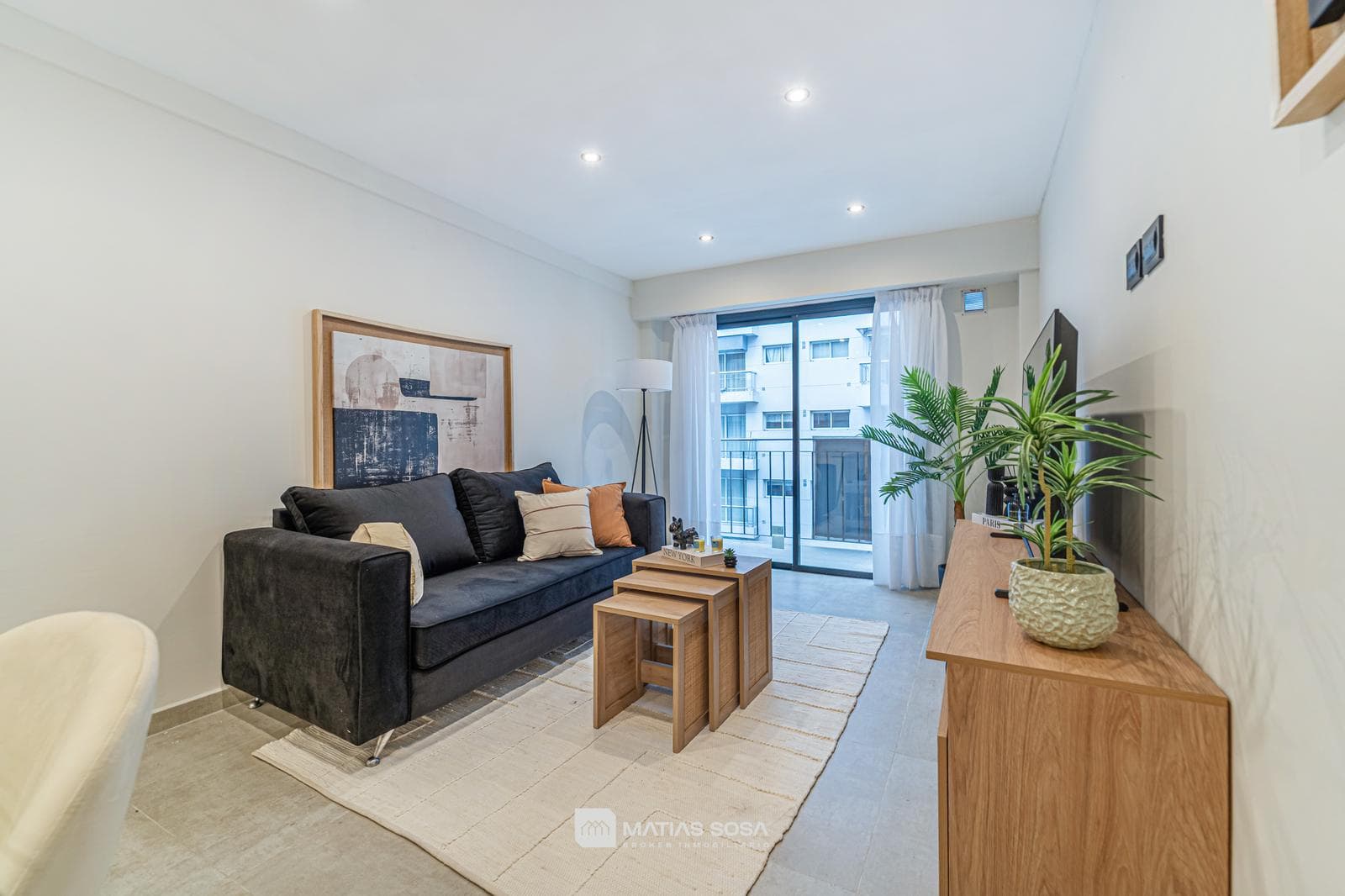 For Sale - 3-room apartment - On the main street - Renovated - Plaza Colón