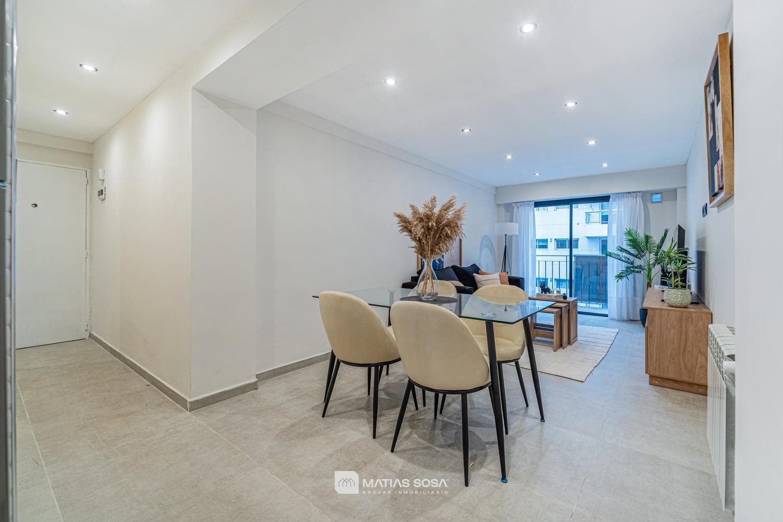 For Sale - 3-room apartment - On the main street - Renovated - Plaza Colón