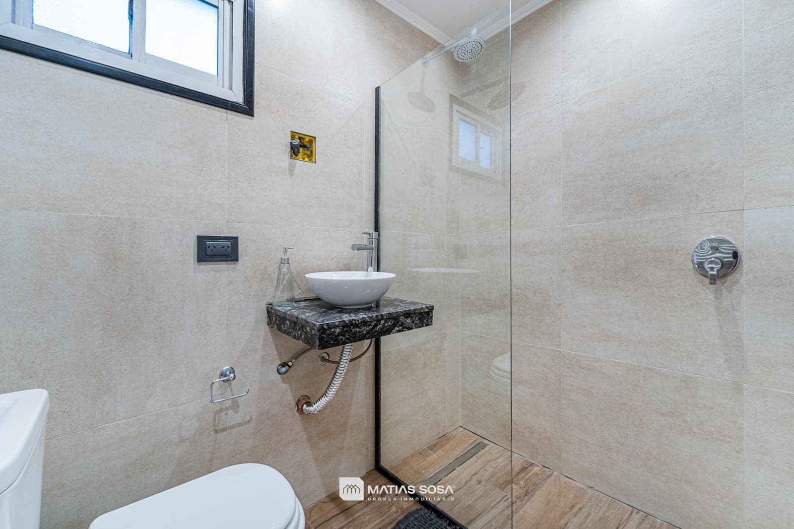 For Sale - 3-room apartment - On the main street - Renovated - Plaza Colón