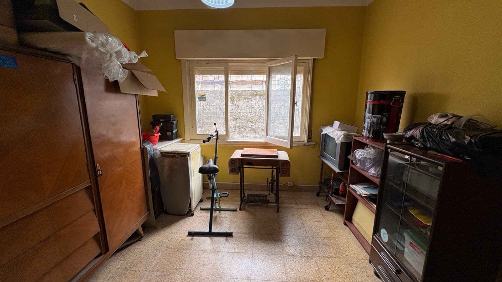For Sale, House, 4 Rooms, Laundry Room, Balcony, Patio, Garden, Grill, Garage, La Perlita, Moreno