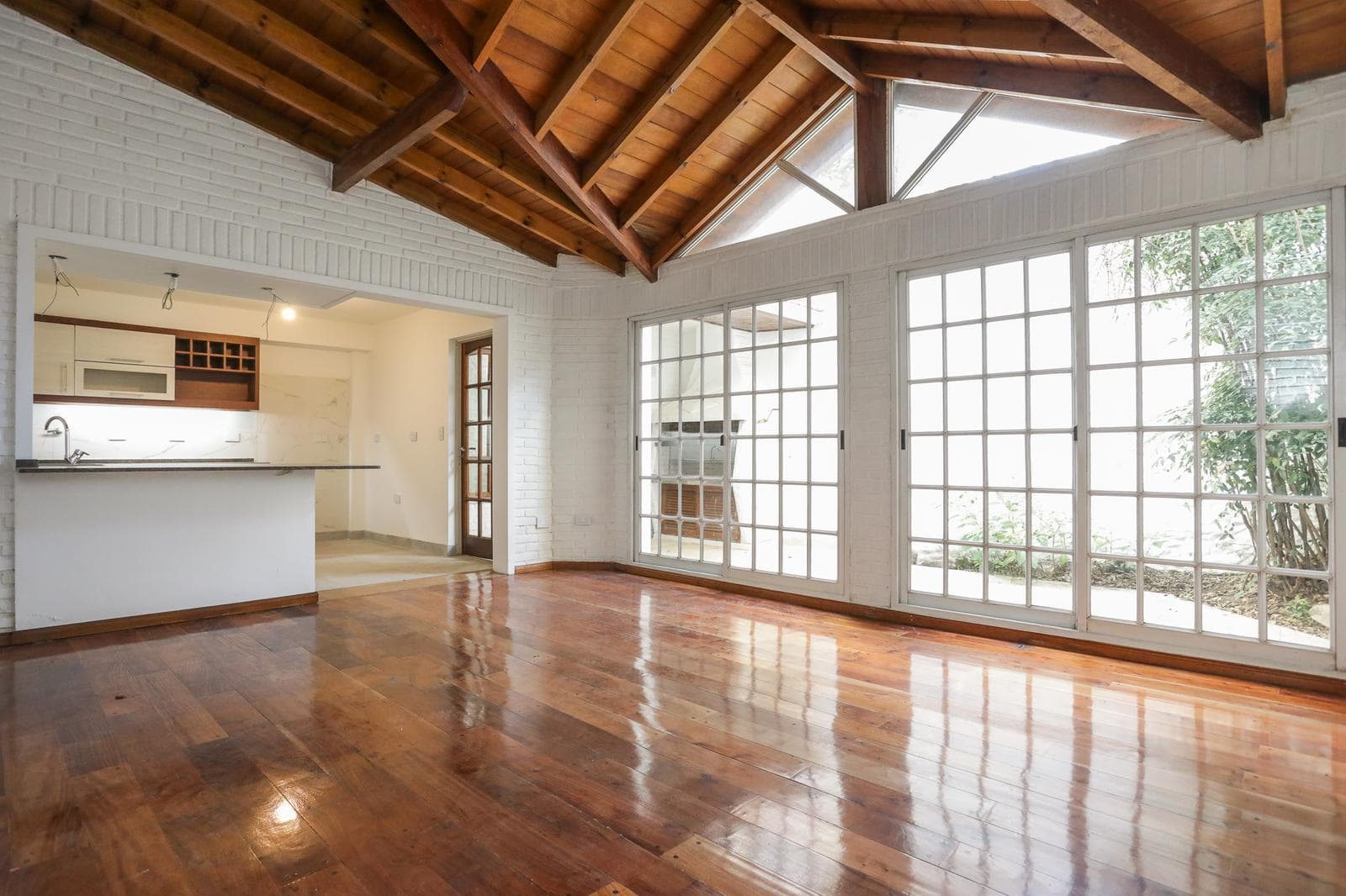 Venta impecable Casa tipo Chalet lista para mudarte | 5 ambientes | Cochera | Patio | Caballito