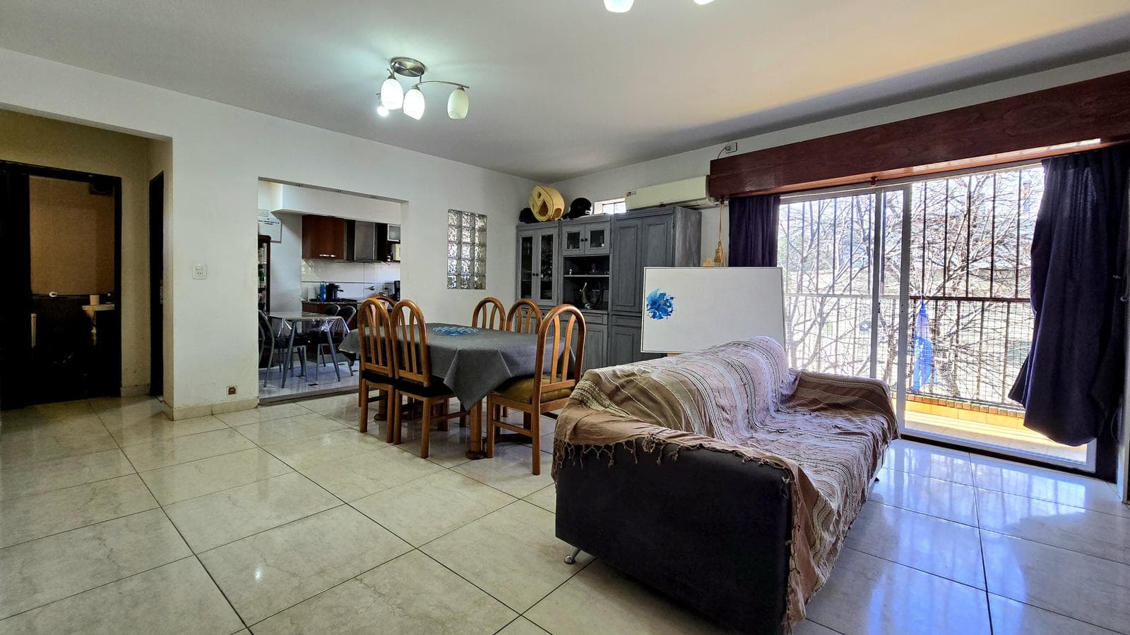 House for Sale in Monte Castro: 3 bedrooms, garage, and terrace