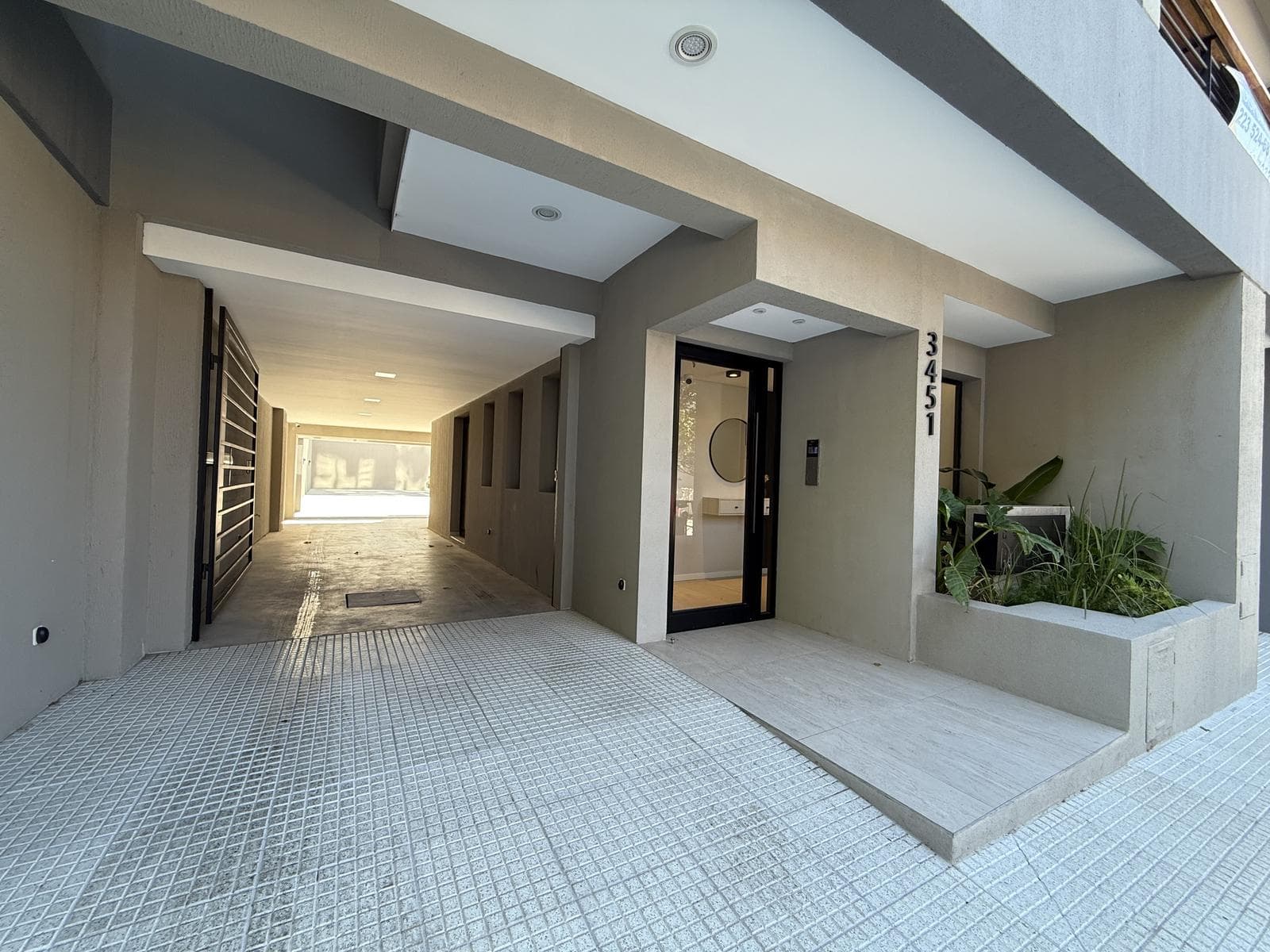 BRAND-NEW 2-ROOM APARTMENT FOR RENT