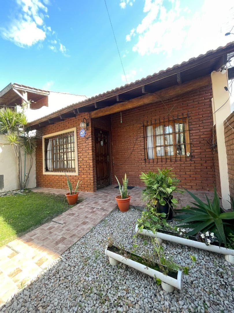 5-ROOM HOUSE FOR SALE