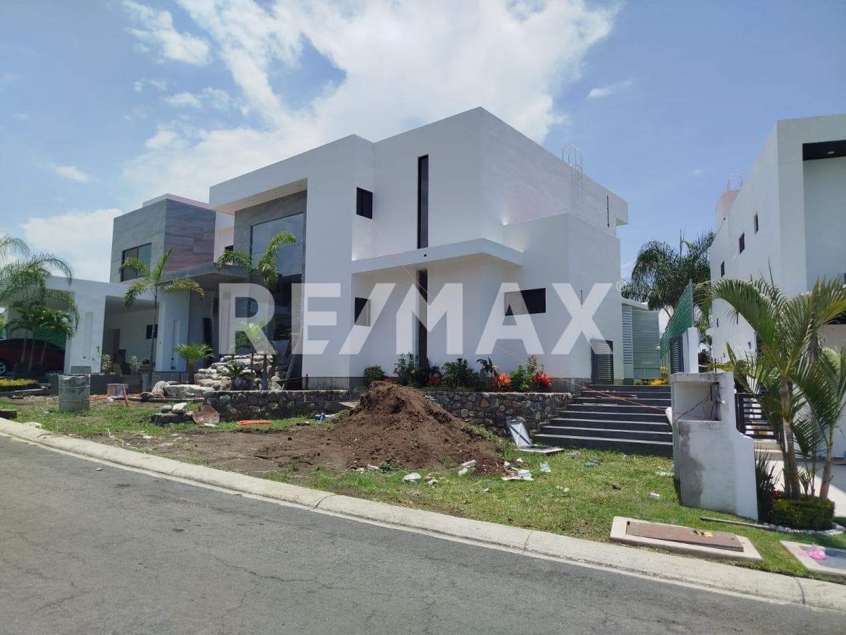 House for Sale in Morelos, Lomas de Cocoyoc Subdivision