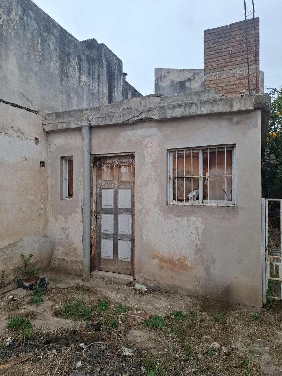 Great Opportunity! House in need of renovation in Lomas de San Martín