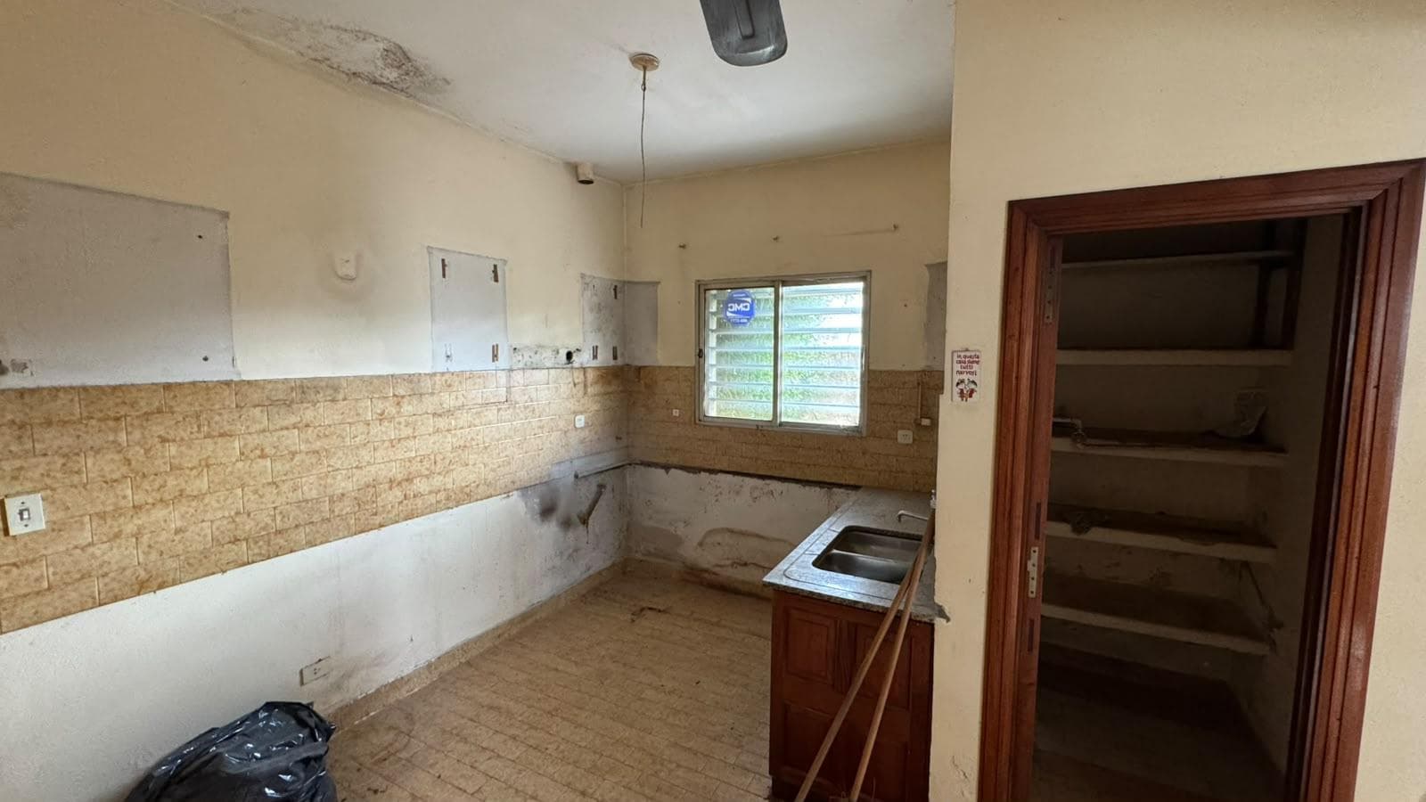 2-bedroom house in need of renovation, Arguello