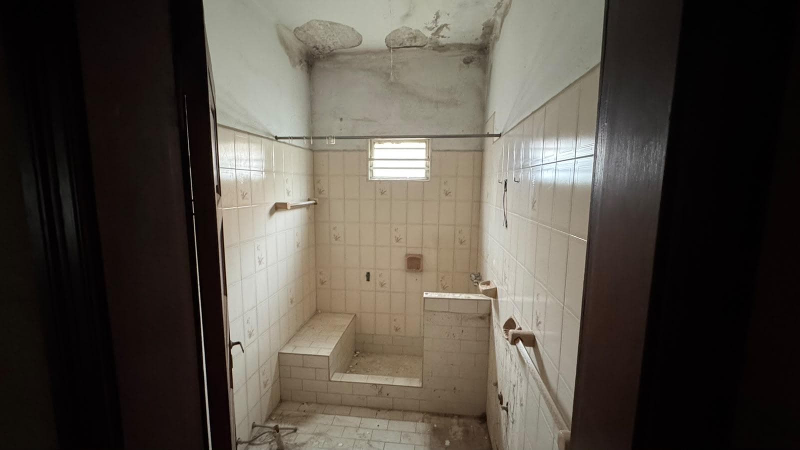 2-bedroom house in need of renovation, Arguello