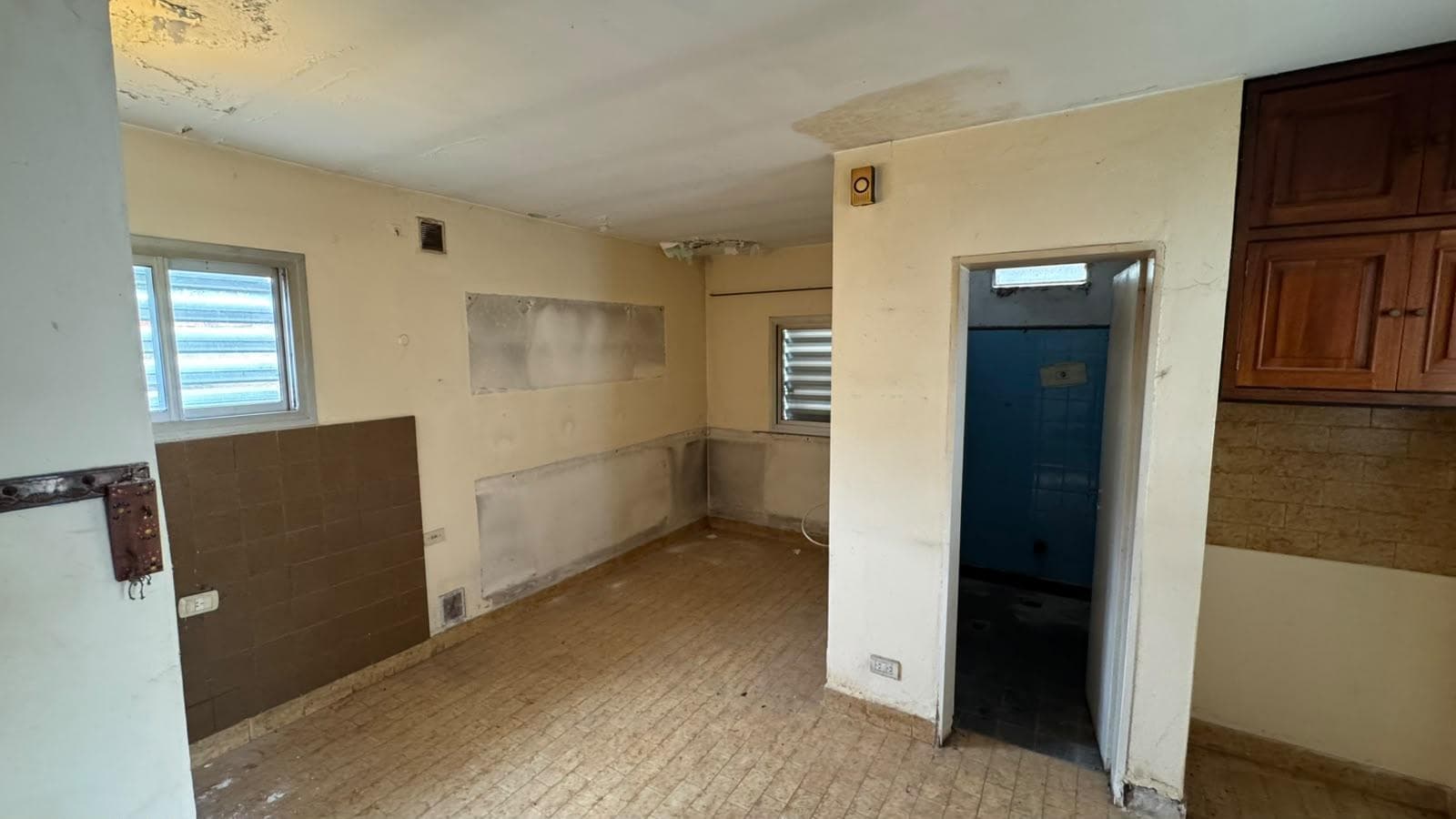 2-bedroom house in need of renovation, Arguello