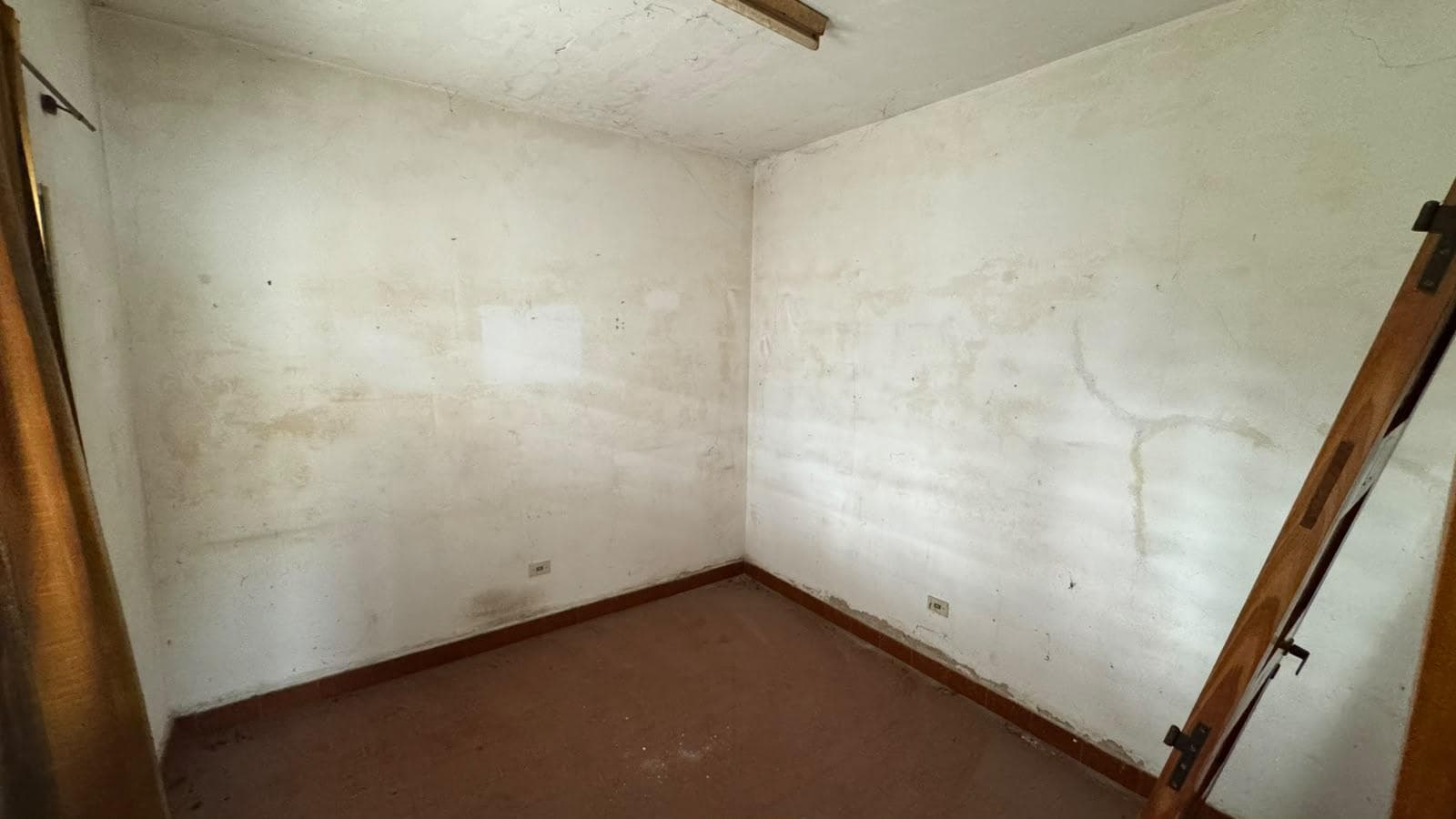 2-bedroom house in need of renovation, Arguello
