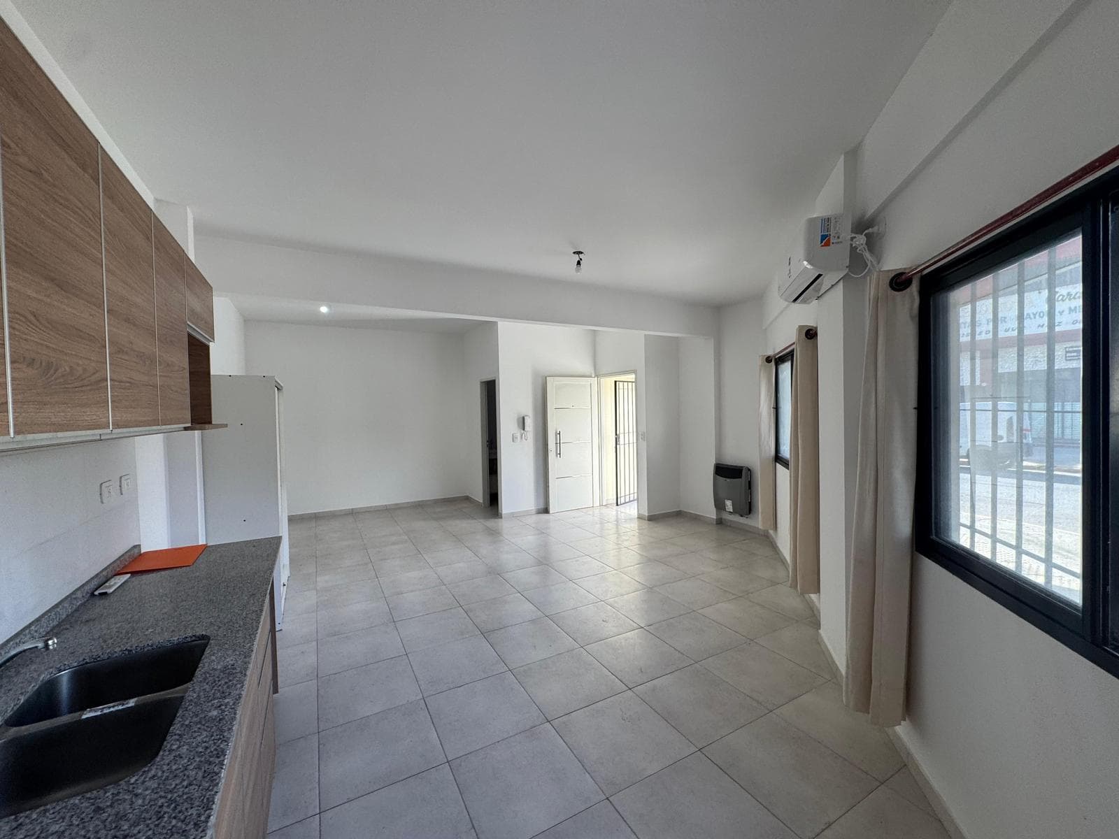 GROUND FLOOR APARTMENT PROFESSIONAL OFFICE / CLINIC, SEPARATE ENTRANCE, VILLA DEL PARQUE