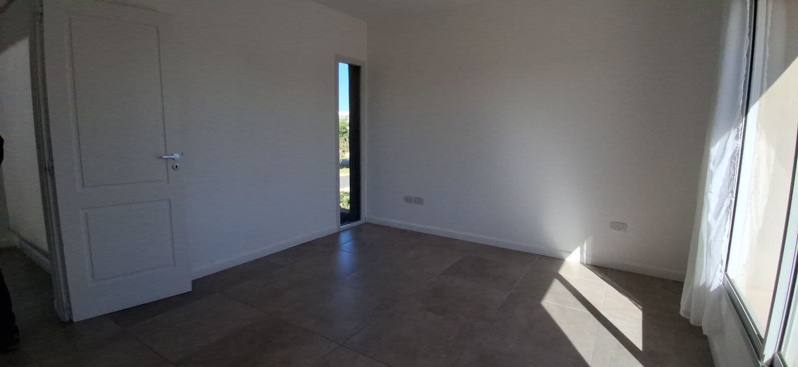 House for Sale in the Vistas Neighborhood, Puertos del Lago Escobar. 3 Bedrooms, Office, Pool. Northern Greater Buenos Aires