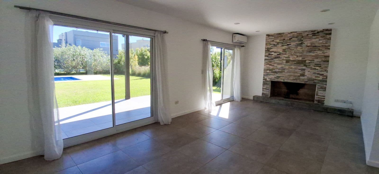 House for Sale in the Vistas Neighborhood, Puertos del Lago Escobar. 3 Bedrooms, Office, Pool. Northern Greater Buenos Aires