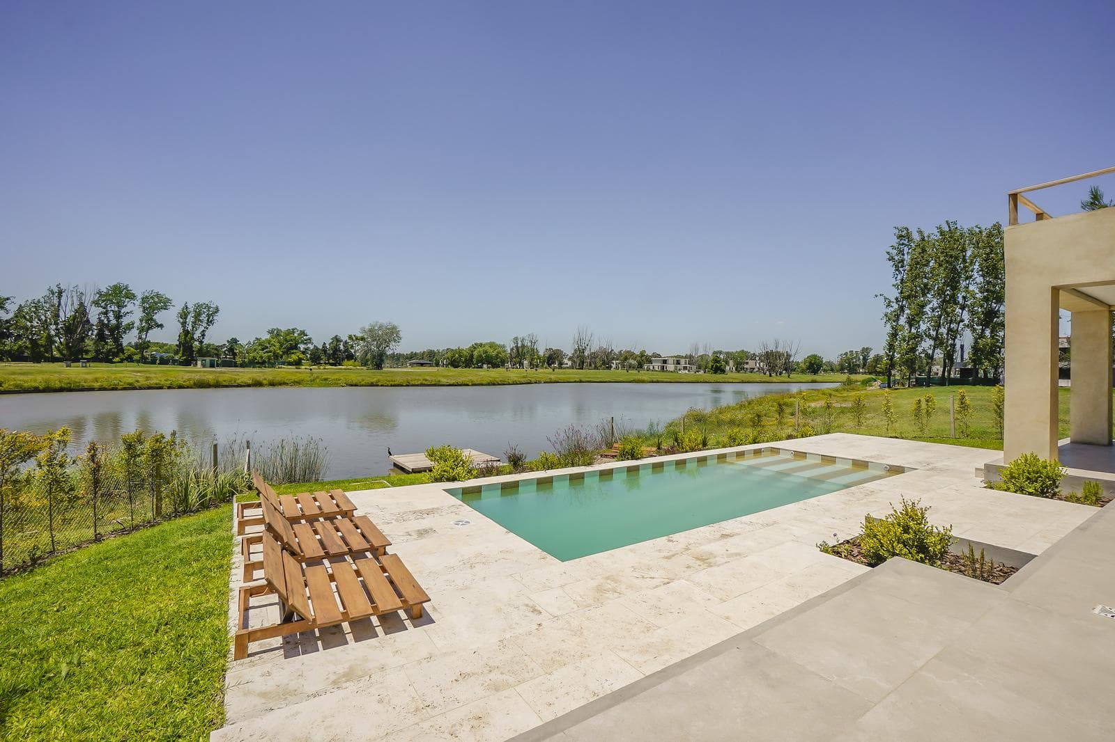 House by the Lagoon for Rent