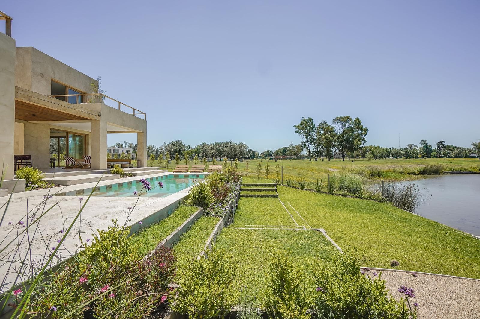 House by the Lagoon for Rent