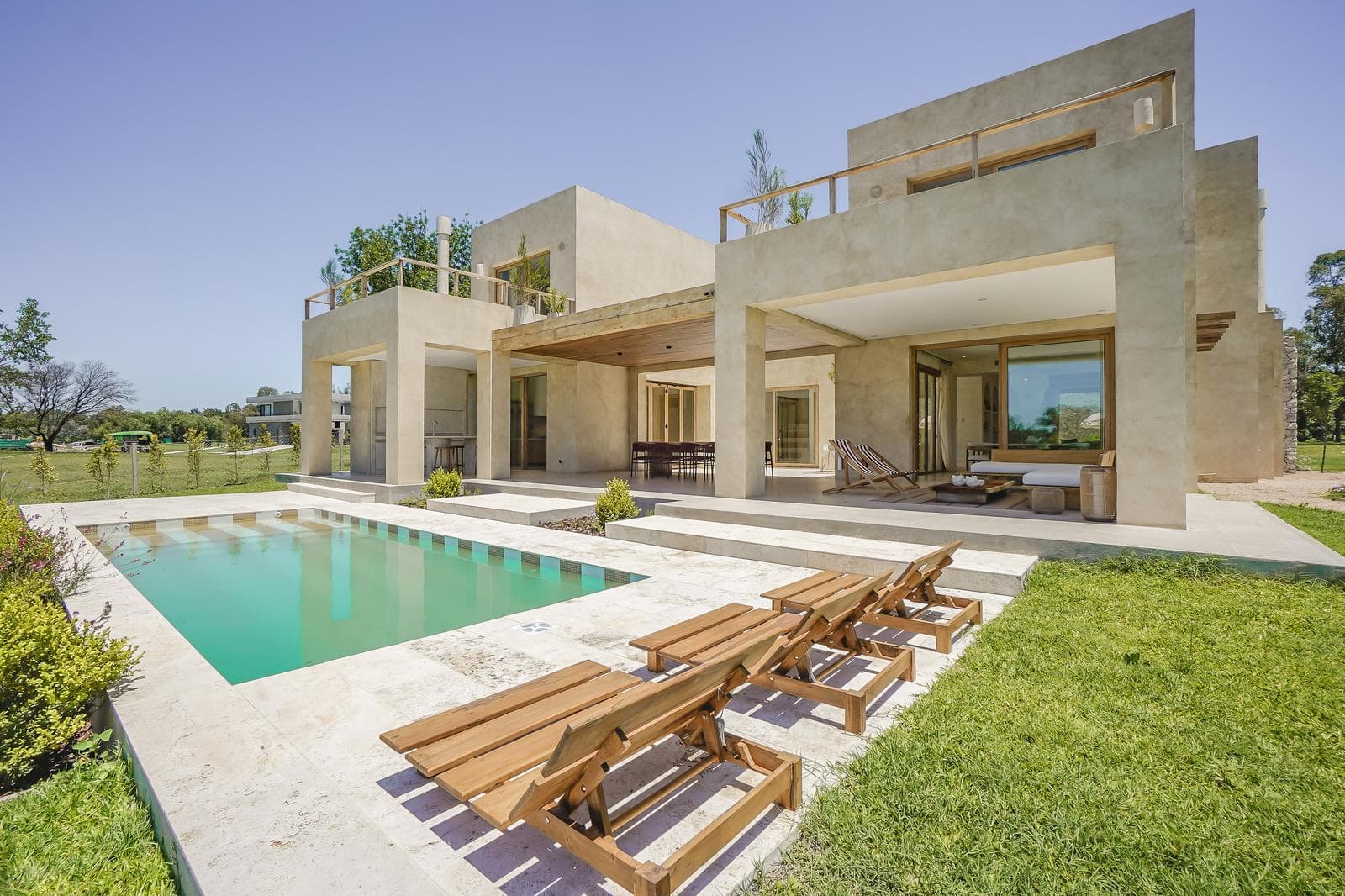 House by the Lagoon for Rent